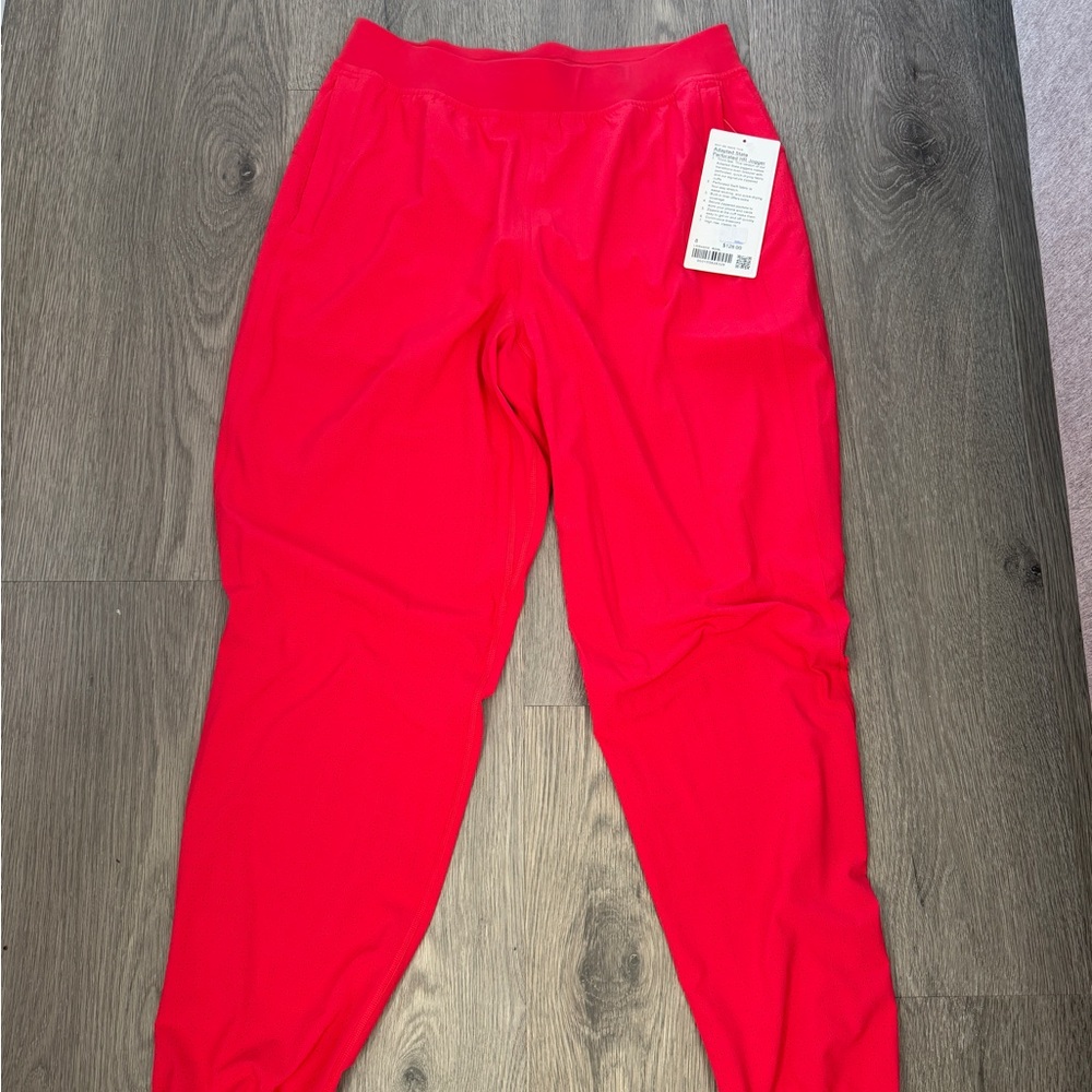 Lululemon Athletica Perforated Jogger in Bright Red